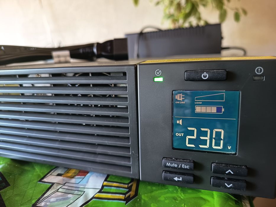 APC 2000Va 230V , SRV2KRI