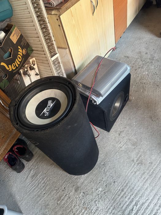 Subwoofer auto si statie