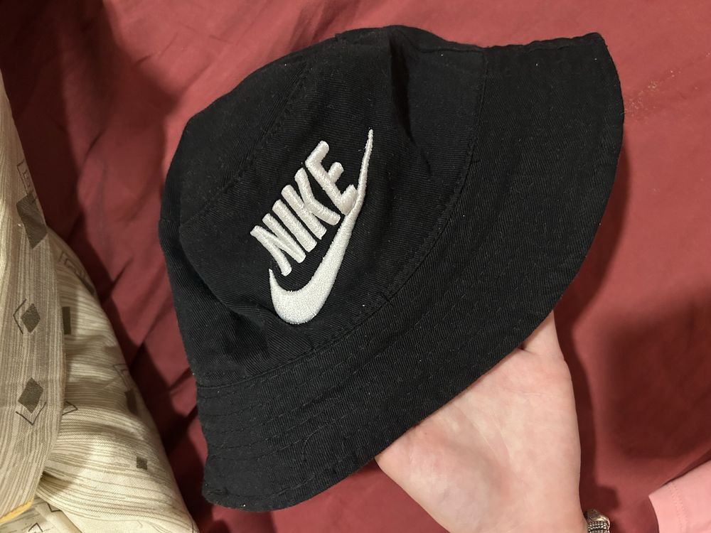 Шапка nike - идиотка