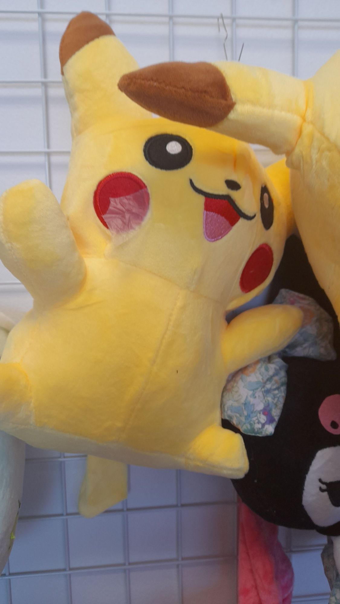 Рokemon карти фигурки и плюшени играчки
