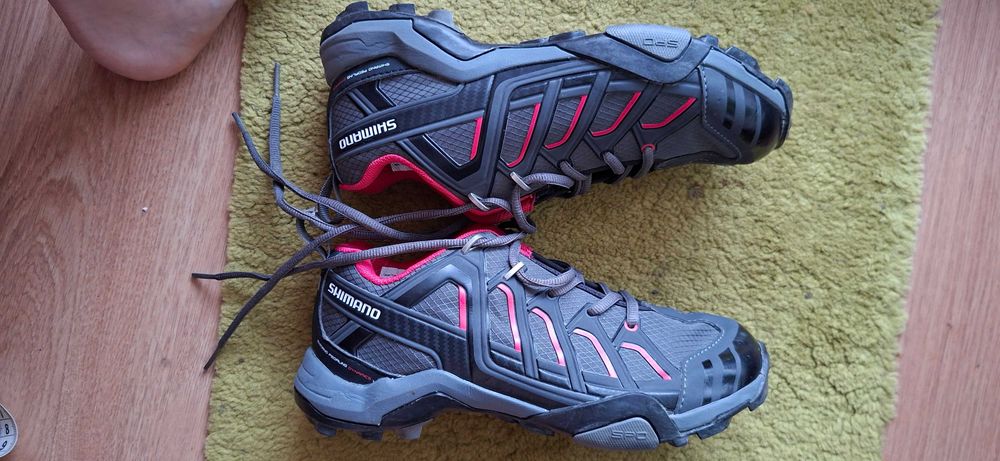 NOU Pantofi ciclism Shimano 36/37