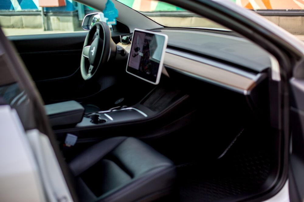 Tesla Model 3 Standard Range+ 325CP