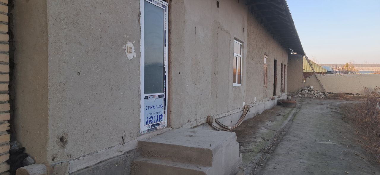 Peshku tumanida Malishoyak MFYda 12 xovli sotiladi