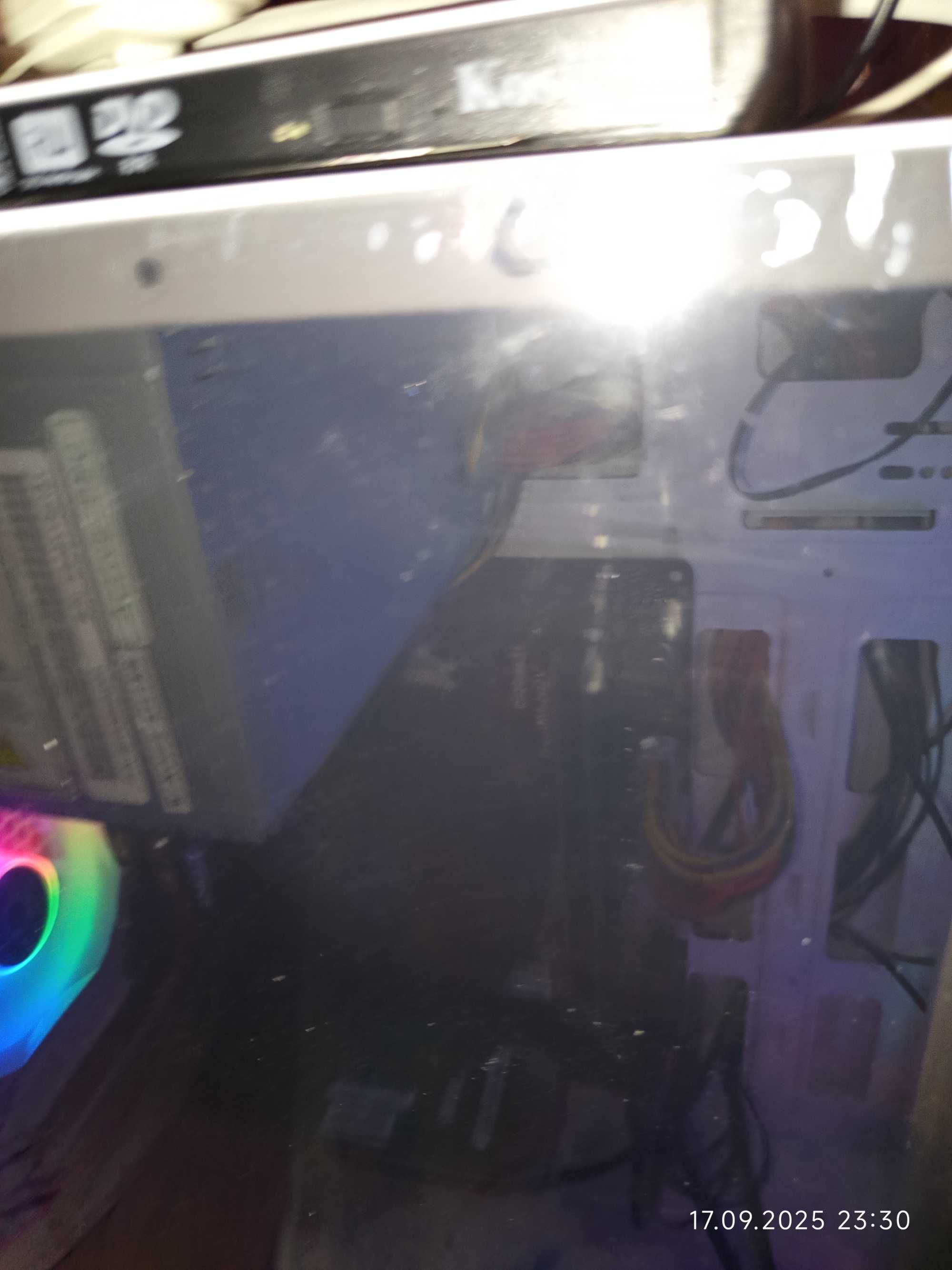 Настолен компютър AMD Ryzen 5 4500 до 4.1 Ghz с RGB кутия за игри