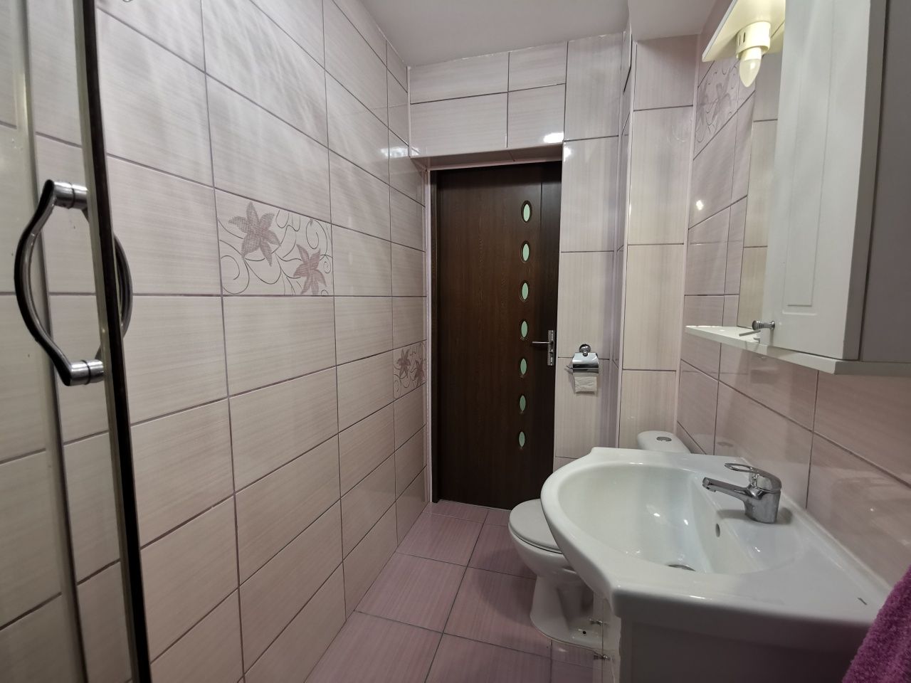 Apartament 3 camere, semidecomandat, 50mp.