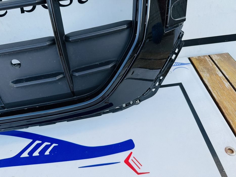 Grila radiator S Line Black  Audi Q8 cod 4M8853651