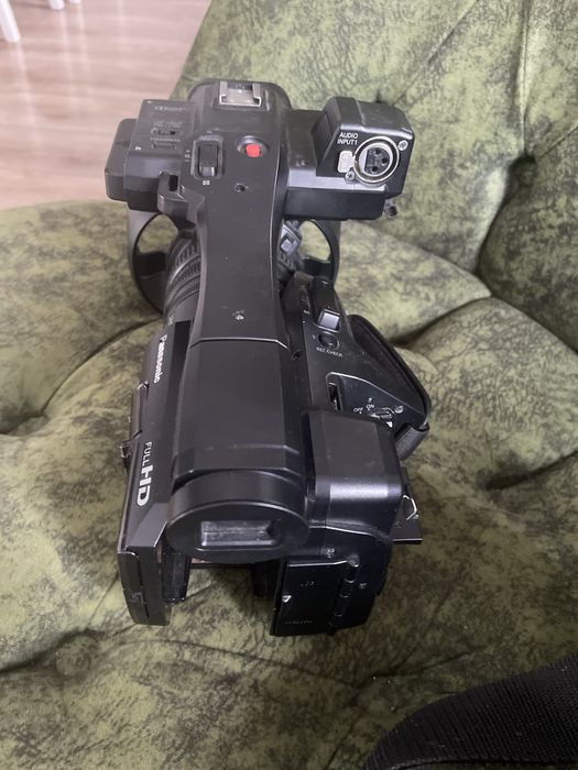 Cameră video profesională Panasonic AG-AC30 Full HD