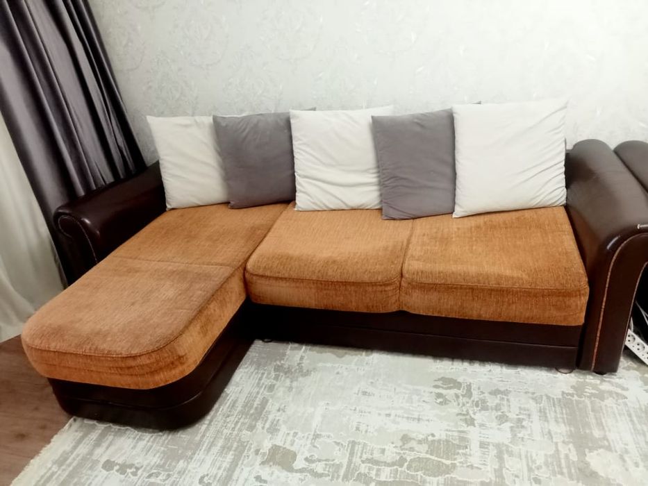 Мягкая мебель, диван с креслой.