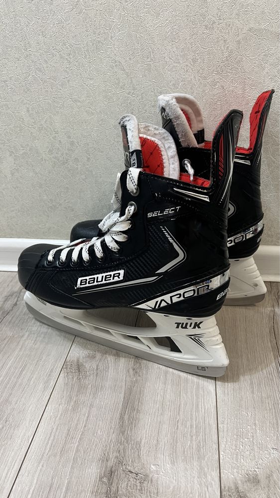 Продам коньки Bauer VAPOR