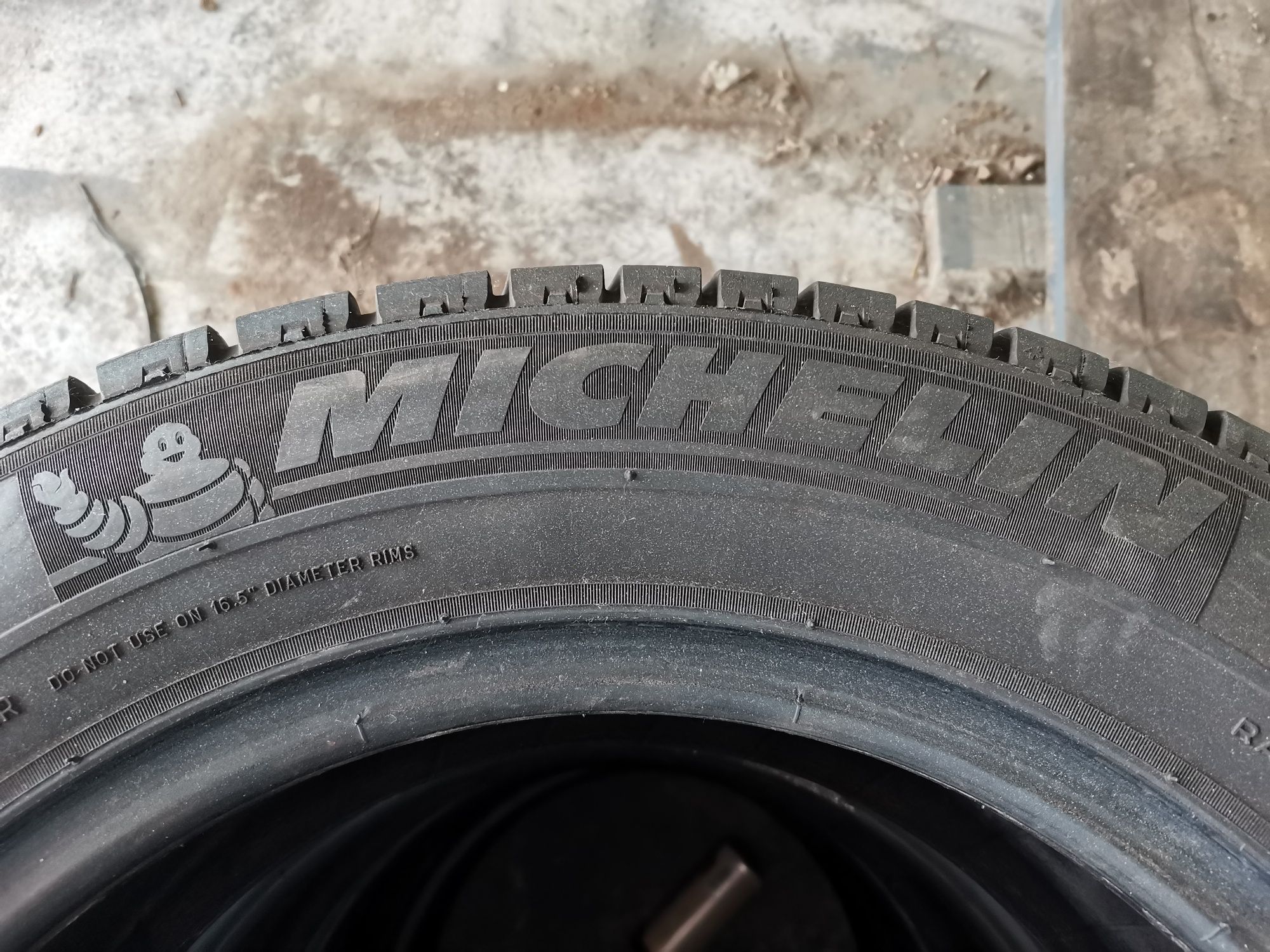 Set 4 anvelope vara Michelin 205 65 16c