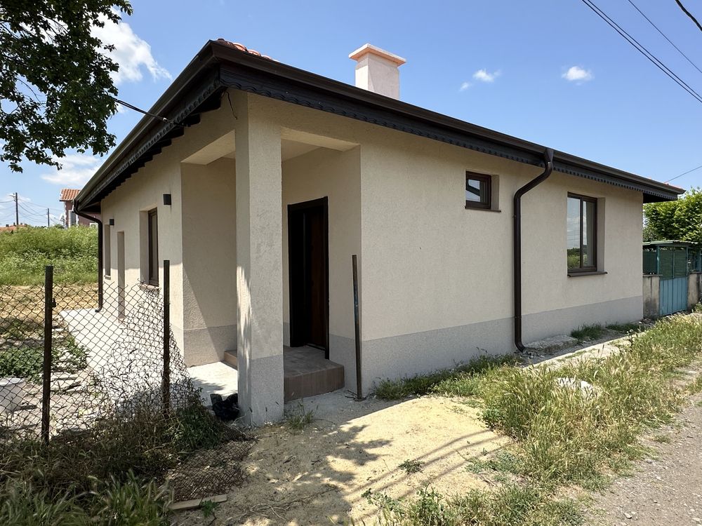 Едноетажна къща в село Ливада