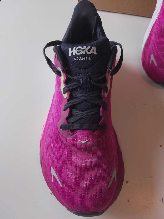 Маратонки Hoka ARAHI 6