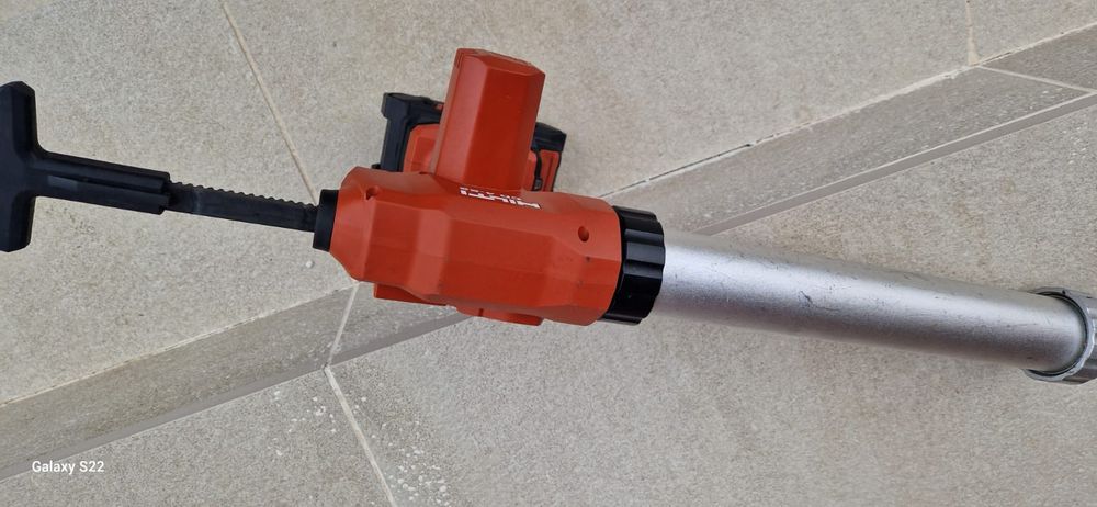 Hilti pistol de silicon pe acumulator