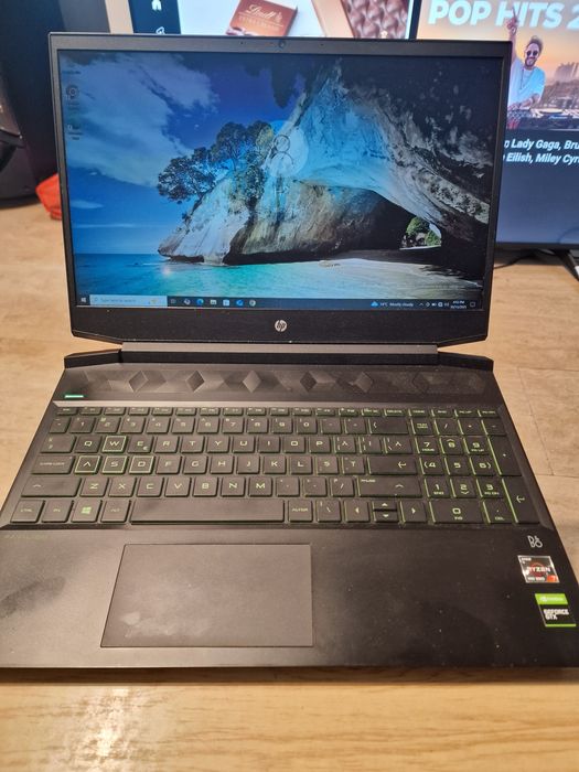 Laptop HP Pavilion 15-EC1037NQ
