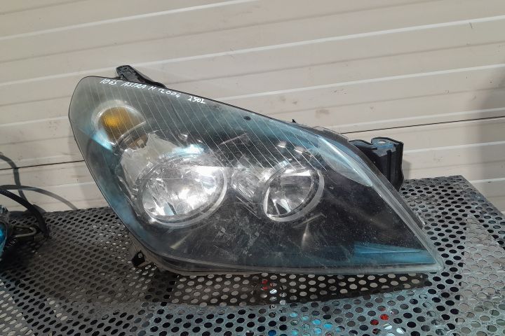 Far dreapta Opel Astra H [2004 - 2007] Hatchback 1.7 CDTI MT (101 hp)