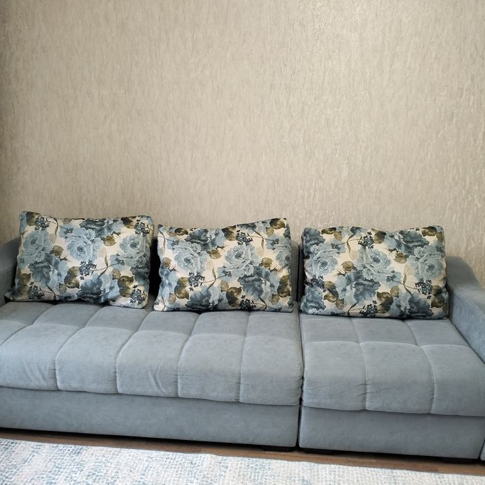 Продам диван ие кресло в отличном состояний, раскладывается , чистый