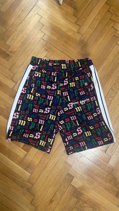 pantaloni scurti