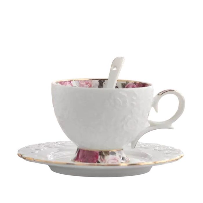Чаша от костен порцелан за кафе и чай в комплект с лъжичка. 200мл