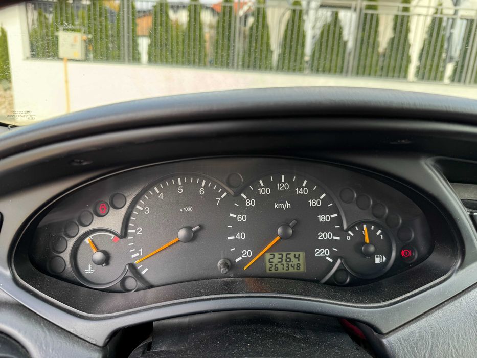 Ford Focus 1 Facelift, an 2004