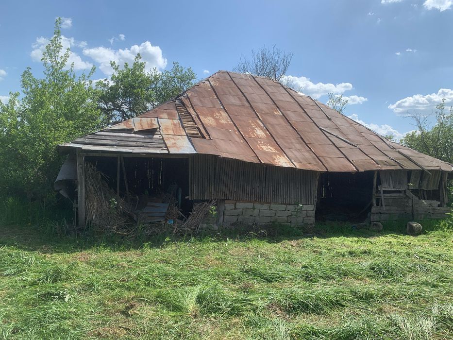 Gospodărie situată în Satul Strâmbeni, com. Căldăraru, jud. Argeș