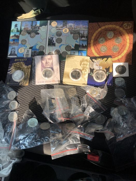 Продам коллекционные монеты