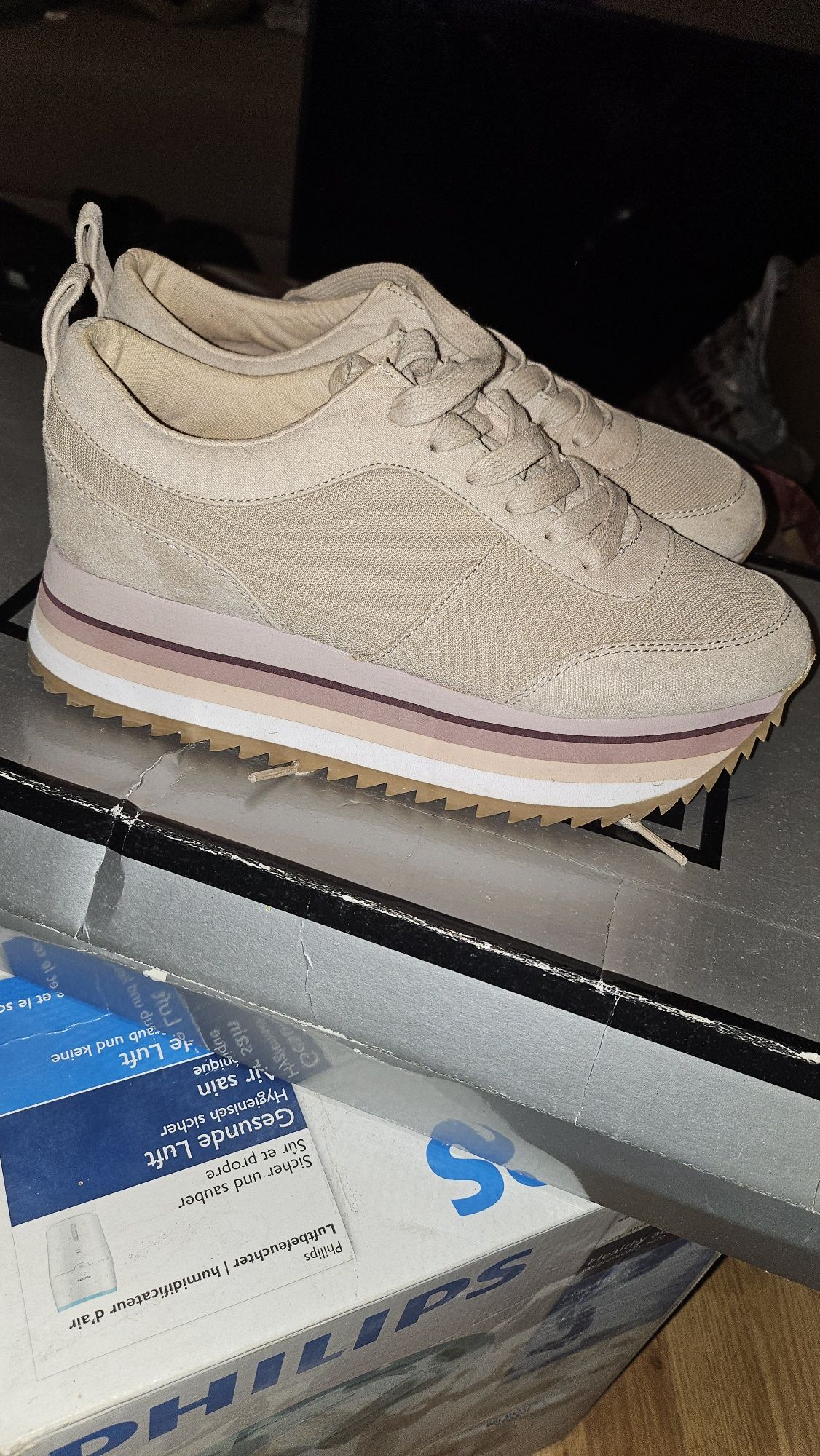 Adidasi zara mar. 38