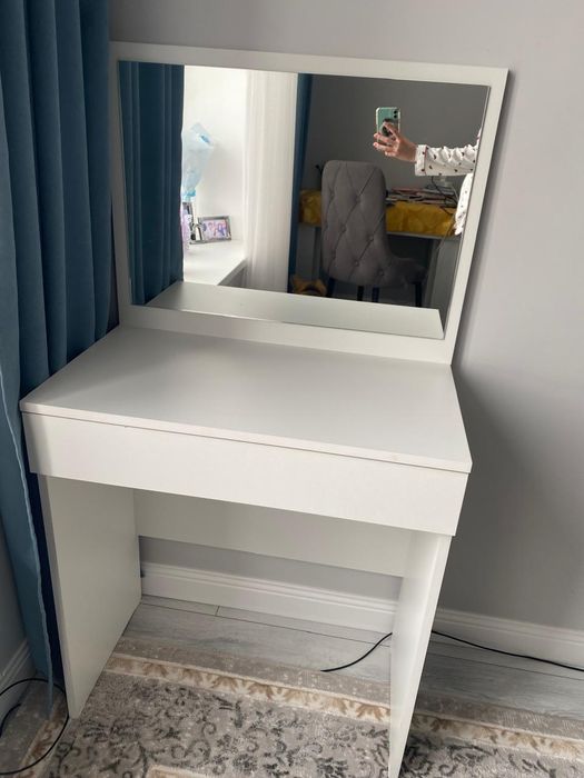 Туалетный столик