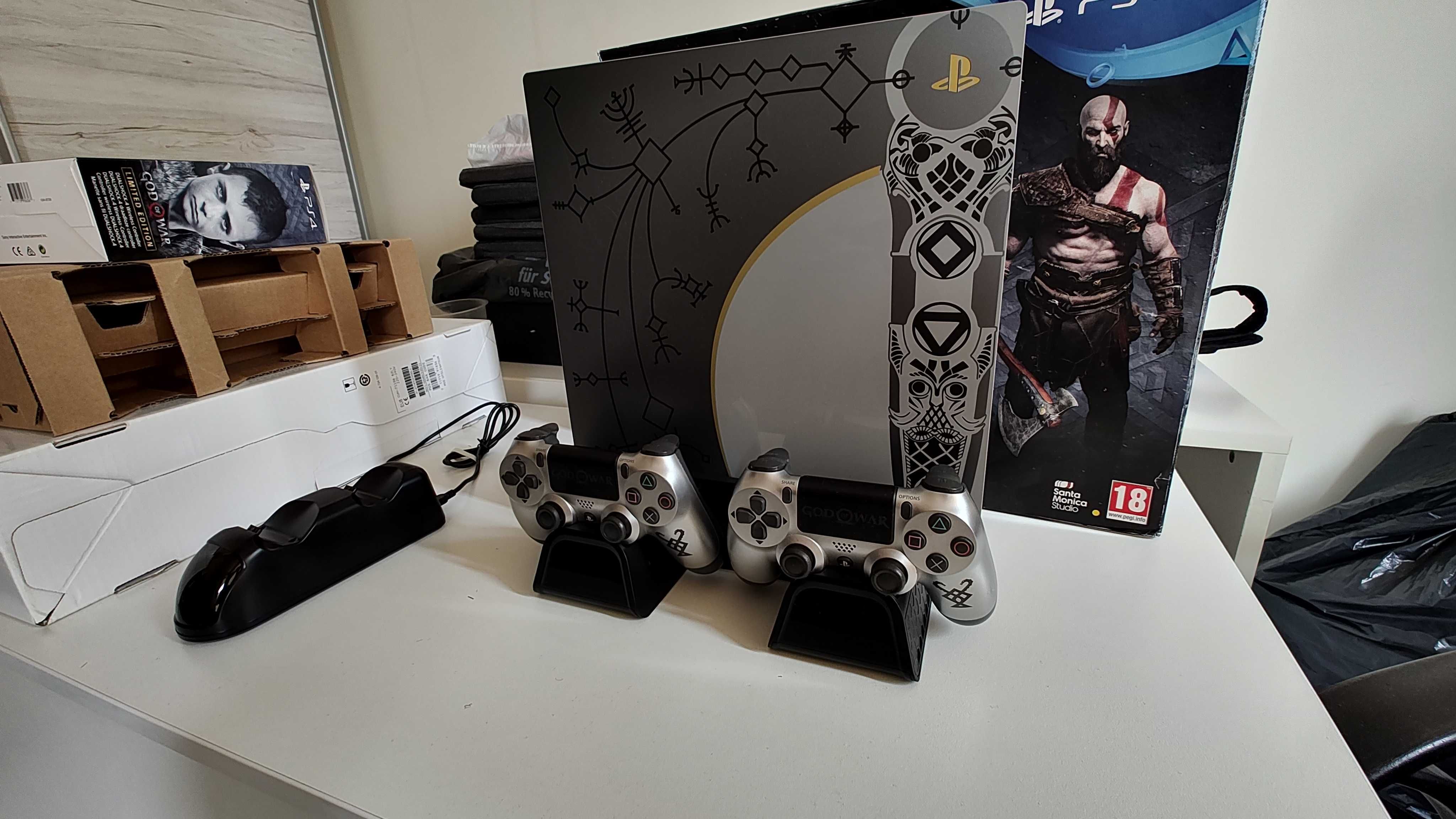 PS4 Pro GoW Bundle (2 Controllers + Game + Stand + Charging station)