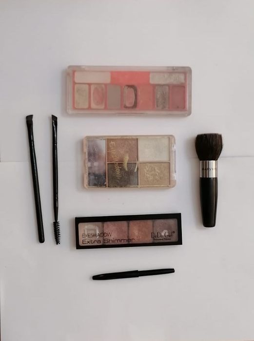 Отдам тени и кисти БЕСПЛАТНО!