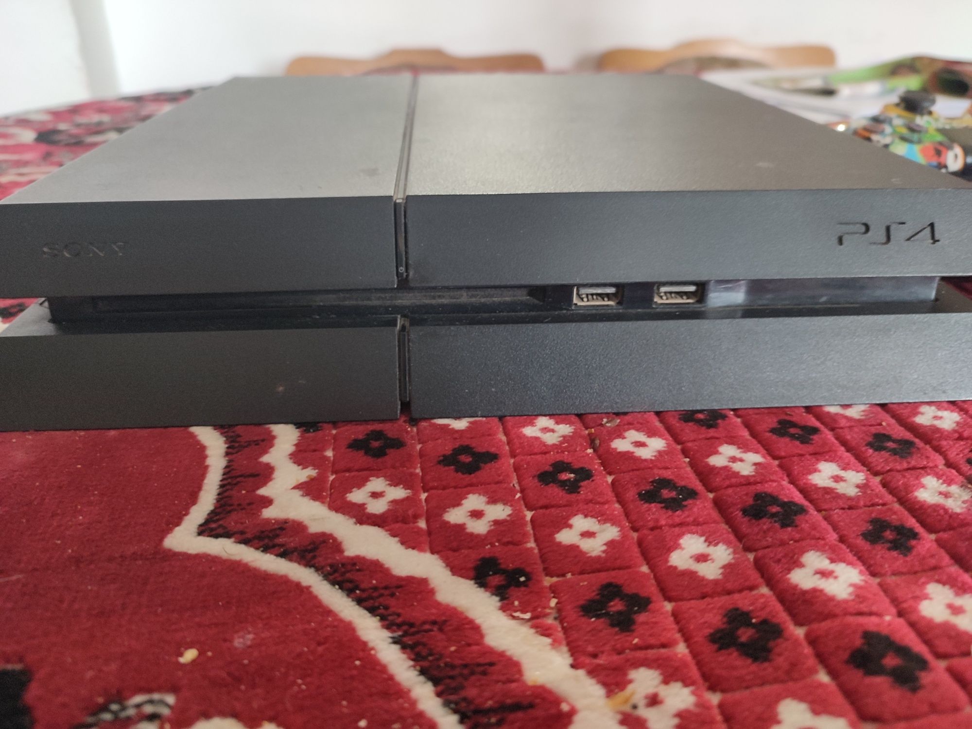 Vând/schimb ps4 de 500gb