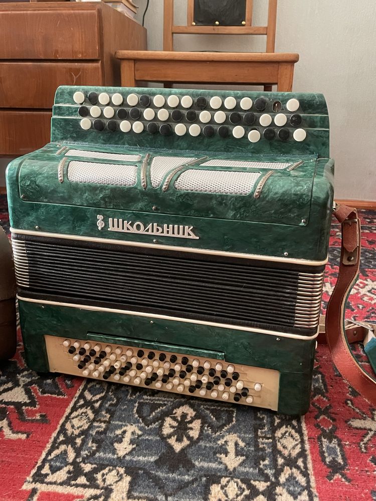 Продам баян “Школьник” (СССР)