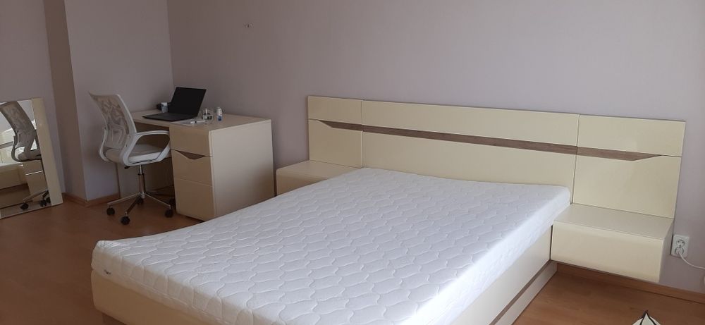 Спалня 140 х 200 см. + бюро