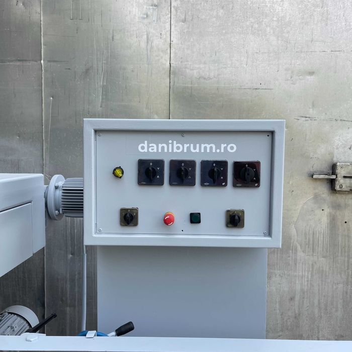 Masina de prelucrat pe 4 fete reconditionata