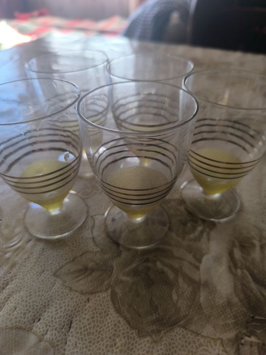 Кана с чашки ( Без забележки)