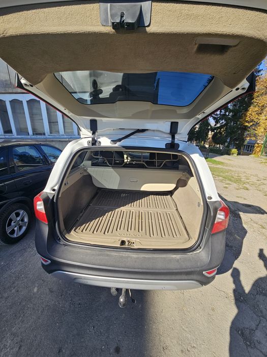 Volvo XC70 2.4 D5 - vând sau schimb cu 4x4 benzină