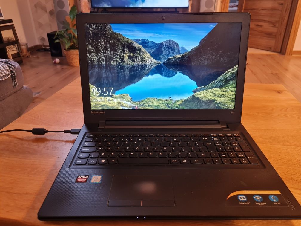 Vand laptop Lenovo Ideapad 300 i7
