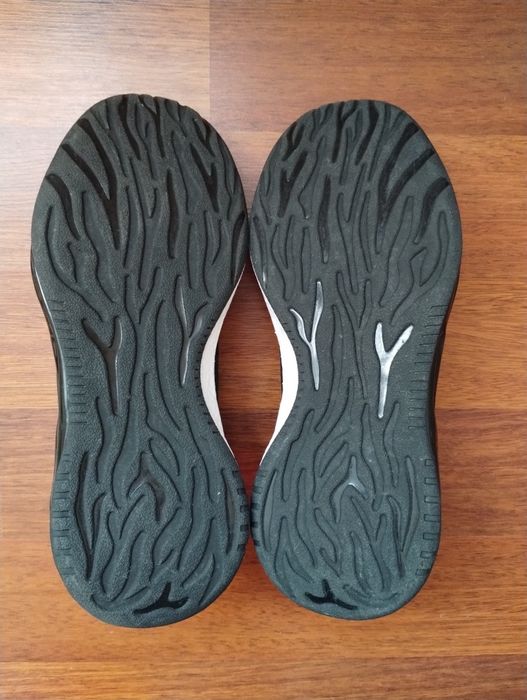 Vând pantofi sport GRYXX