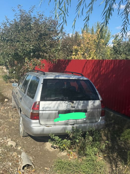 Vând Ford escort