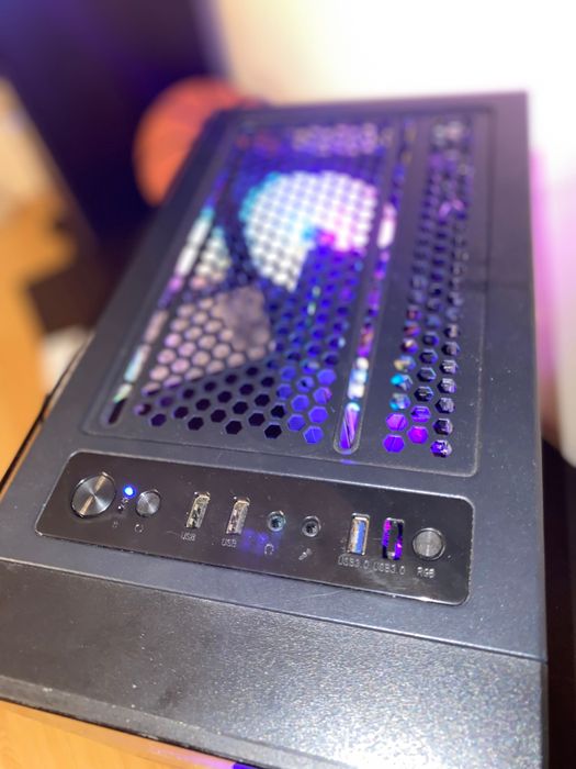 Продавам своя компьютер