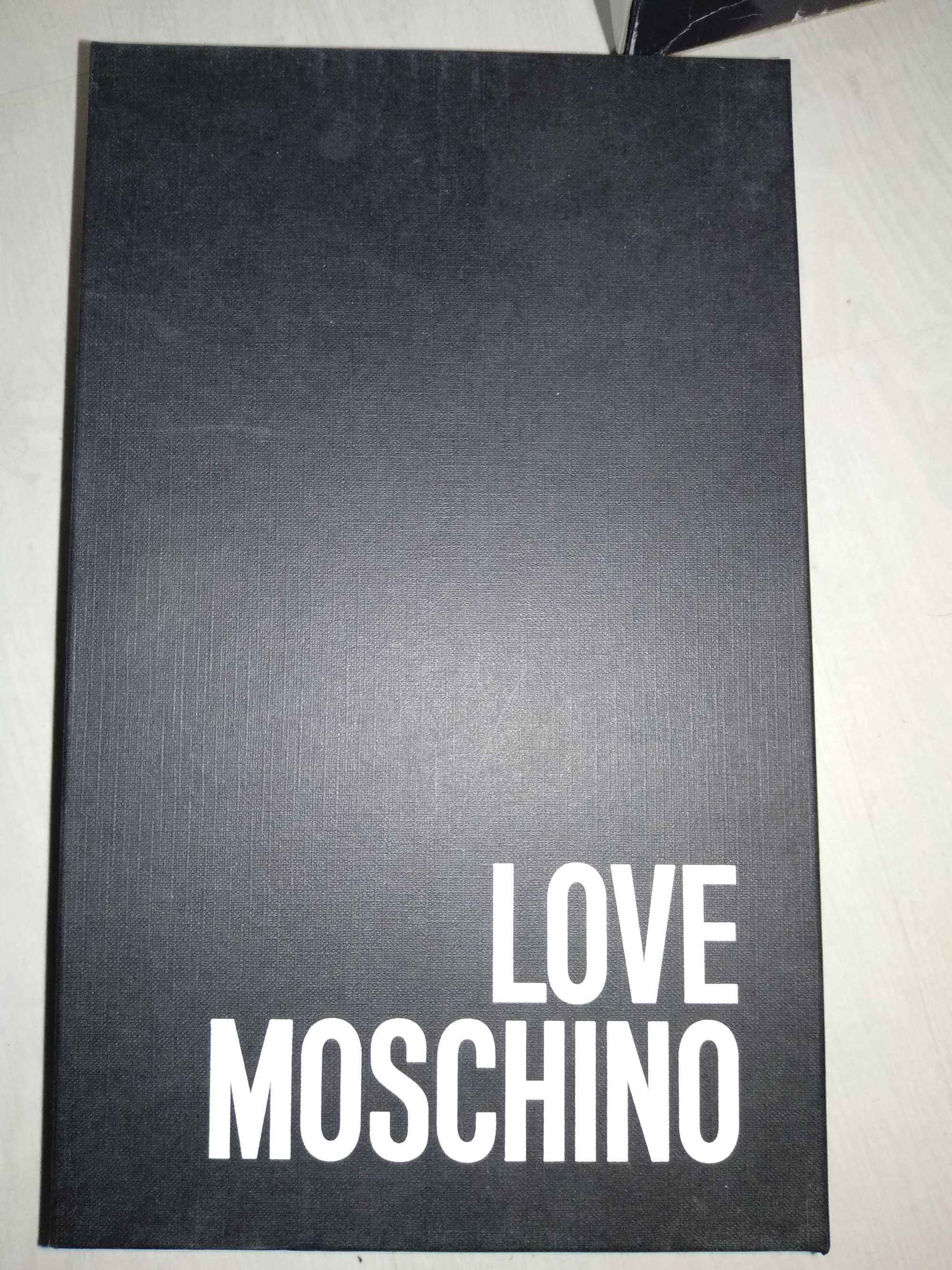 Love Moschino обувки