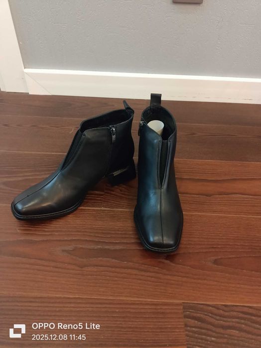 Продаю полусапожки  39 размера или меняю на 38 размер