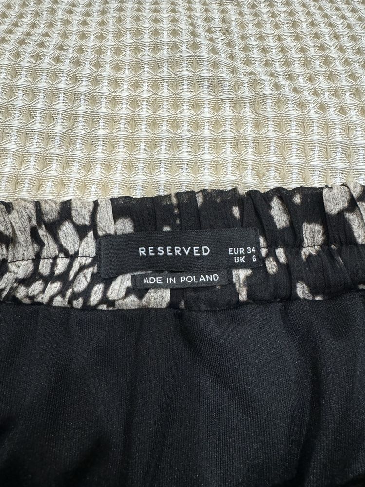 Къса ежедневна пола Reserved