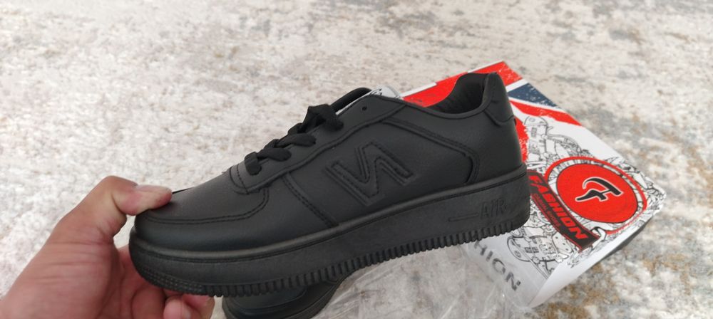 Женский кроссовка сатамын. Жаңа