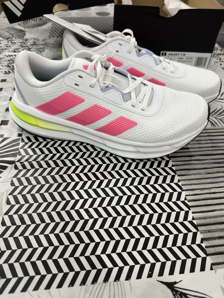 Adidas нови маратонки