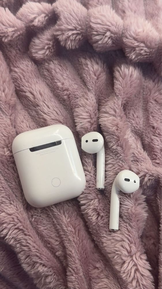 AirPods 2 – почти нови