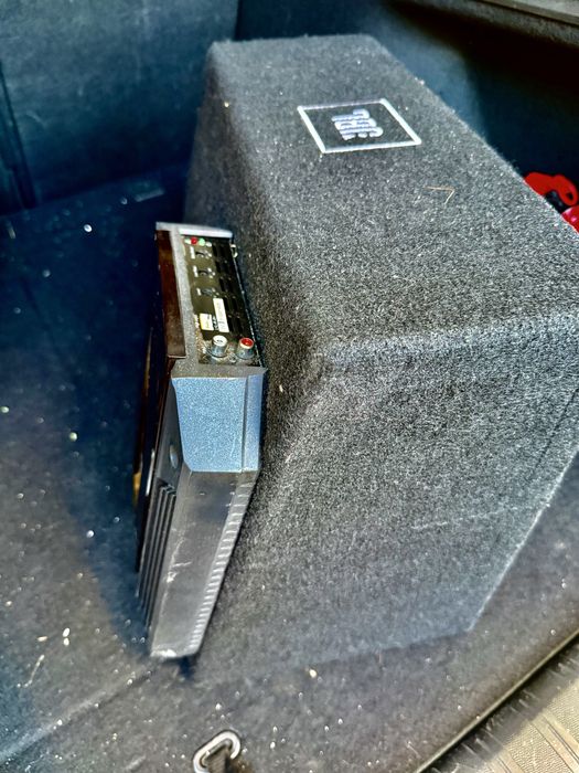 Subwoofer auto jbl 1000w(250 w rms) + amplificator auto  jbl gx a3001