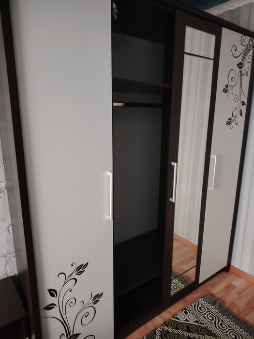 Дари у бесплатно диван шкаф