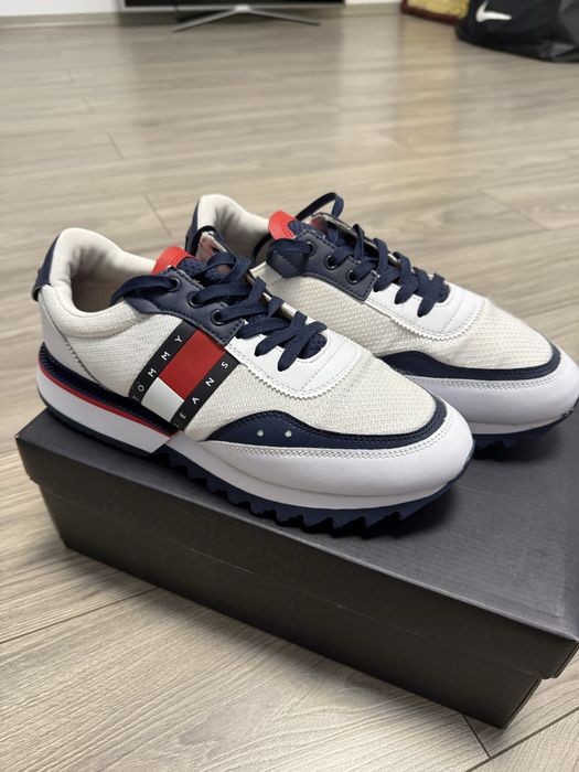 Adidasi Tommy Hilfiger