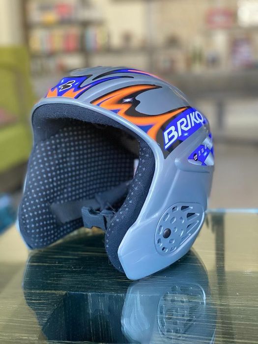 Vand 2 casti de ski – bonus casca bicicleta!!!