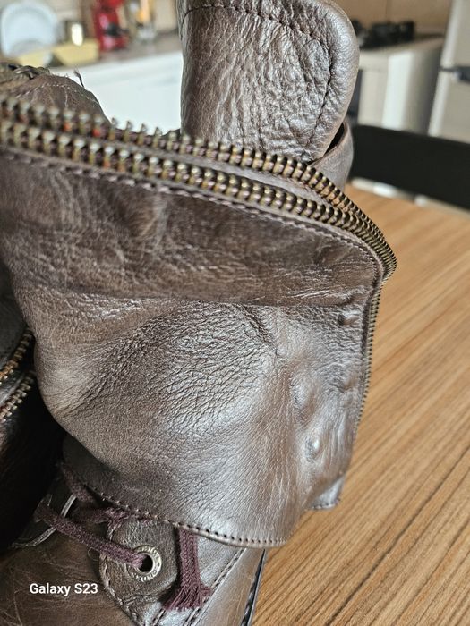 Ghete piele.marimea 38.200 lei